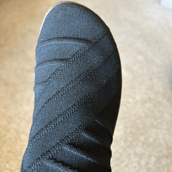 Naot pull on shoe - Picture 3 of 3